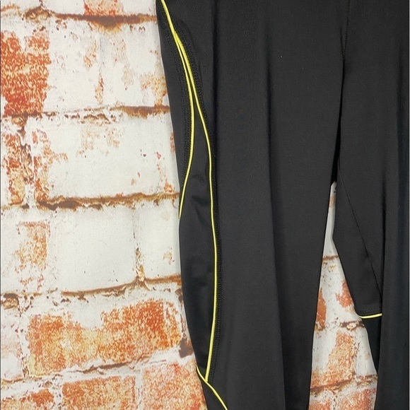 Forever 21 Black Capri Leggings Workout Pants Neon Trim Mesh Large - Picture 3 of 5